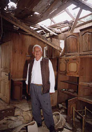 zniszczony pokoj.JPG (41031 bytes)
